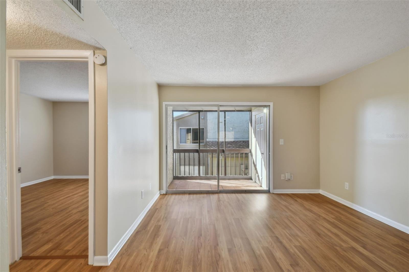 Image 11 of 36 For 6330 Newtown Circle 30b4