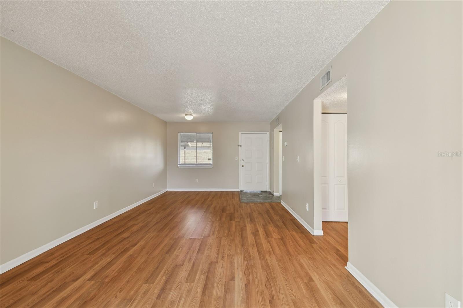 Image 12 of 36 For 6330 Newtown Circle 30b4