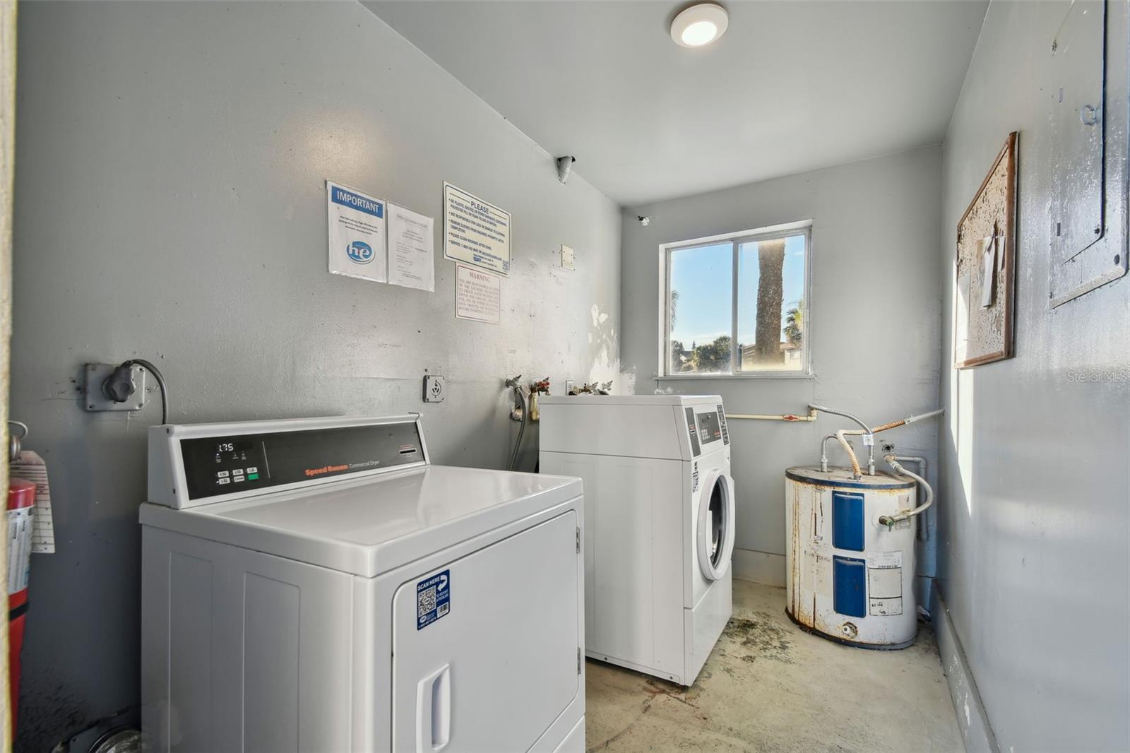 Image 24 of 36 For 6330 Newtown Circle 30b4