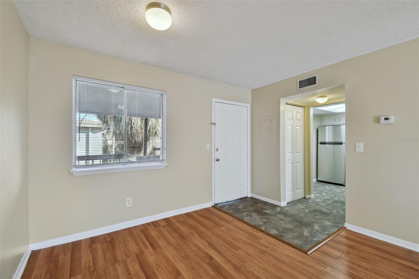 Image 7 of 36 For 6330 Newtown Circle 30b4