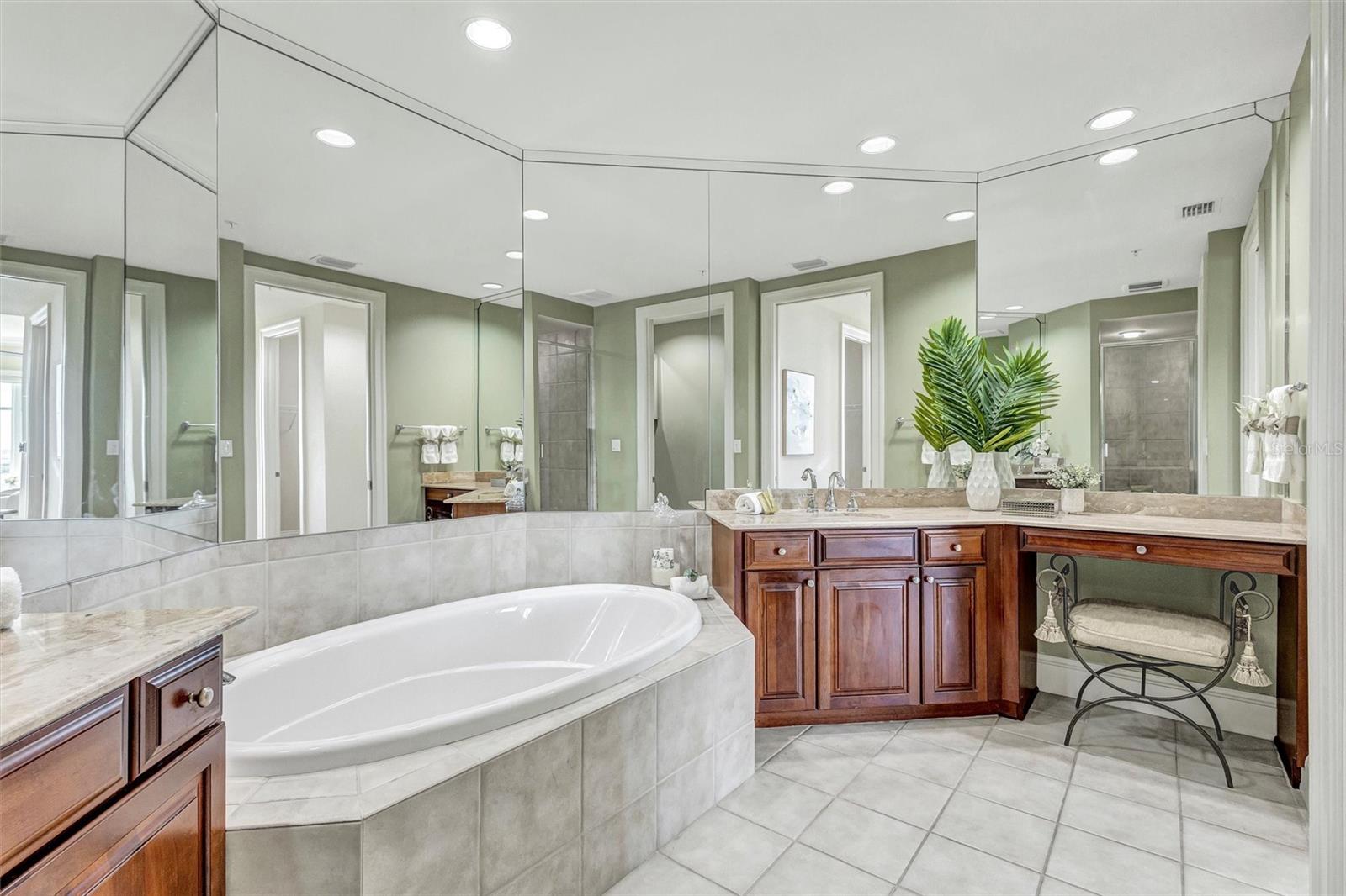 Image 13 of 42 For 140 Riviera Dunes Way 701