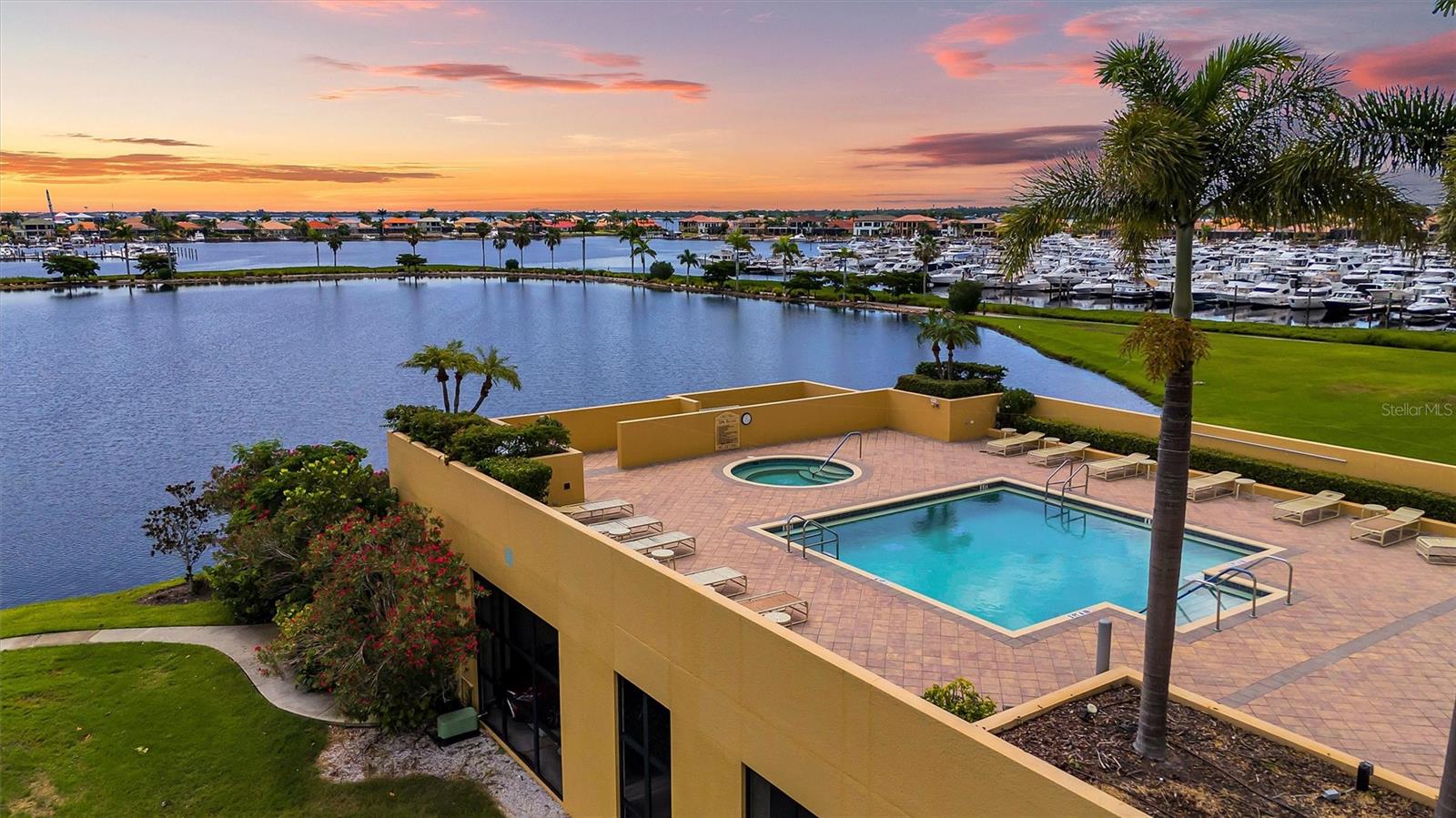 Image 19 of 42 For 140 Riviera Dunes Way 701