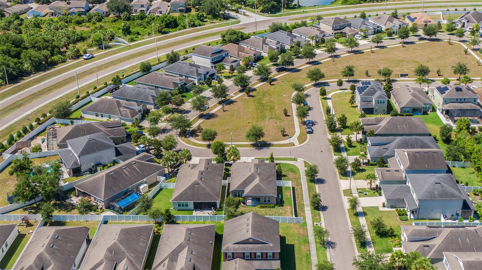 Image 10 of 29 For 8202 Willow Beach Drive