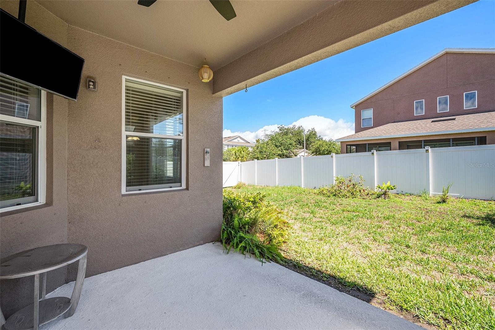 Image 5 of 29 For 8202 Willow Beach Drive