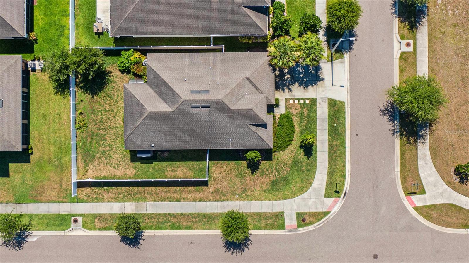 Image 9 of 29 For 8202 Willow Beach Drive