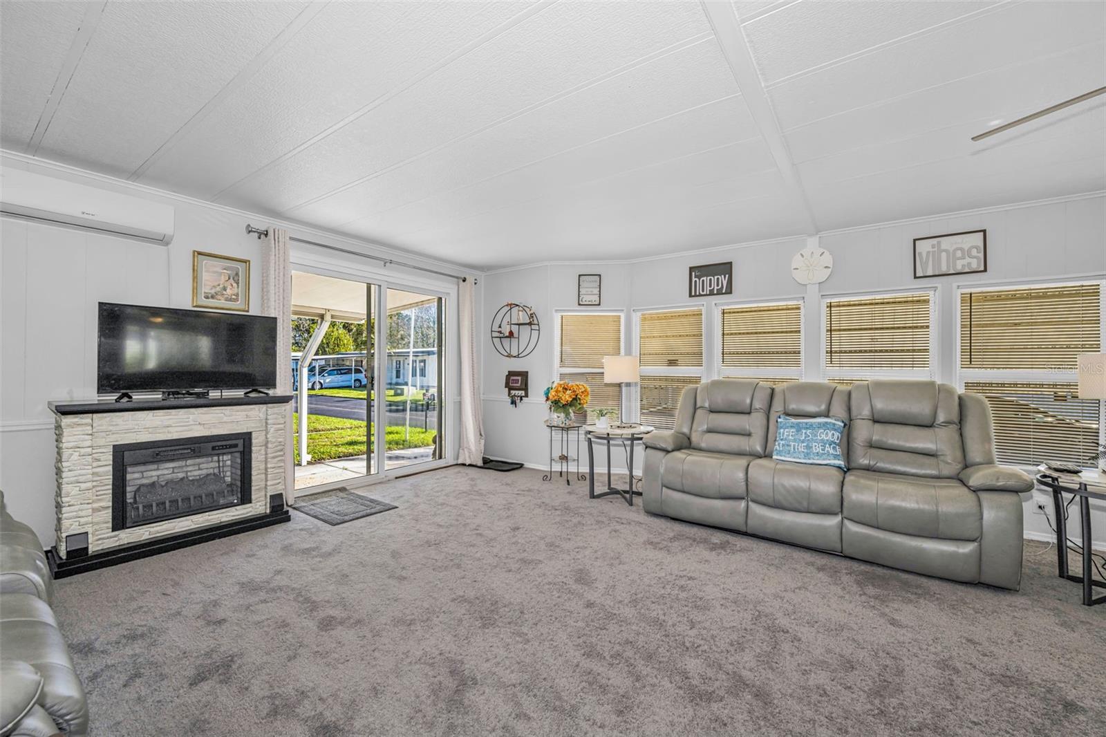 Image 6 of 62 For 4454 Tucker Square