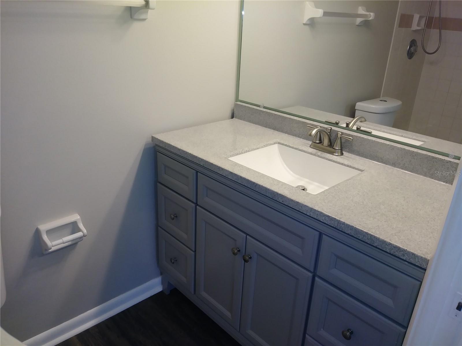 Image 16 of 67 For 418 Narvaezi Street