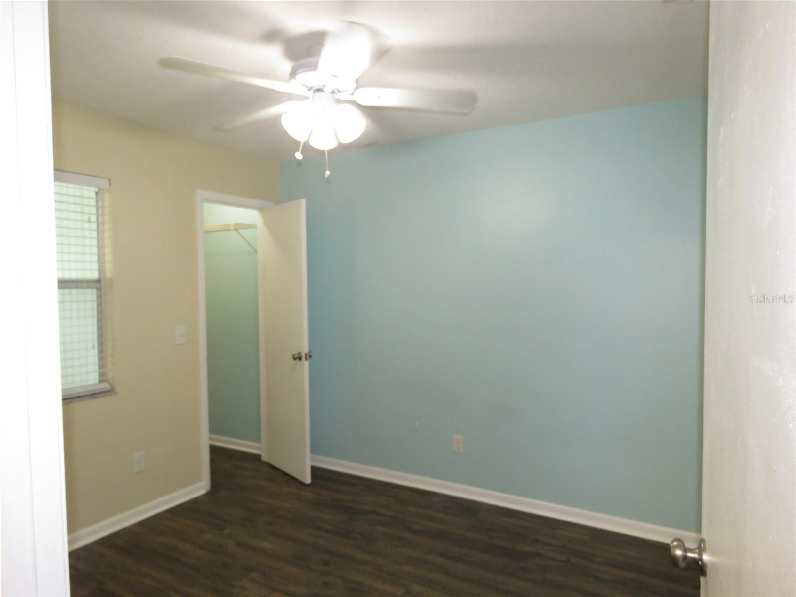 Image 18 of 67 For 418 Narvaezi Street