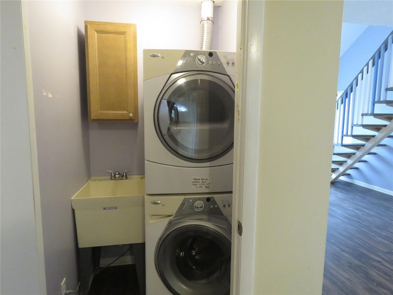 Image 22 of 67 For 418 Narvaezi Street