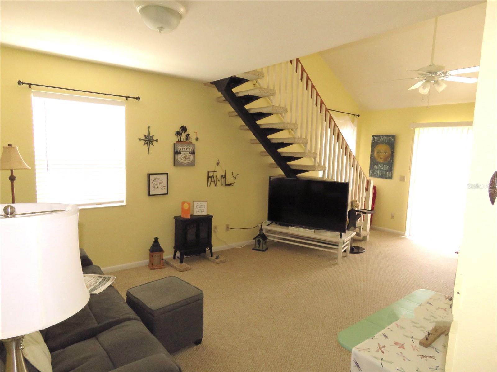 Image 27 of 67 For 418 Narvaezi Street