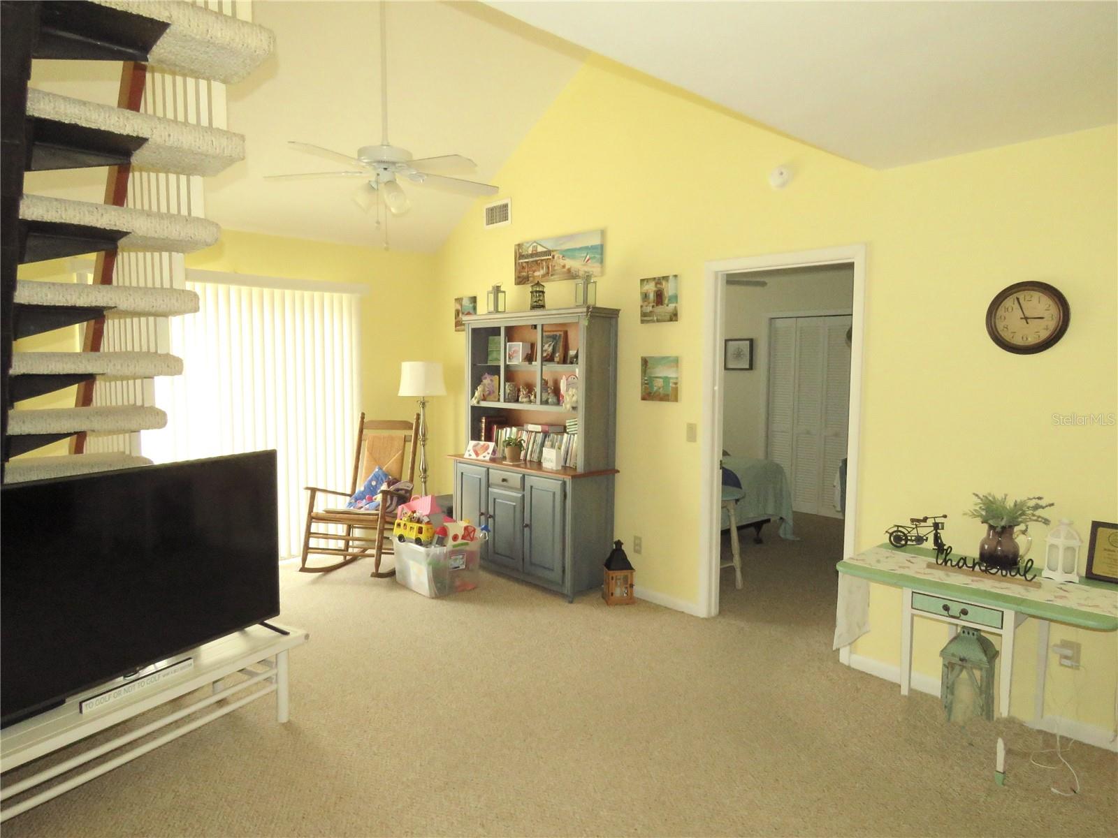 Image 29 of 67 For 418 Narvaezi Street