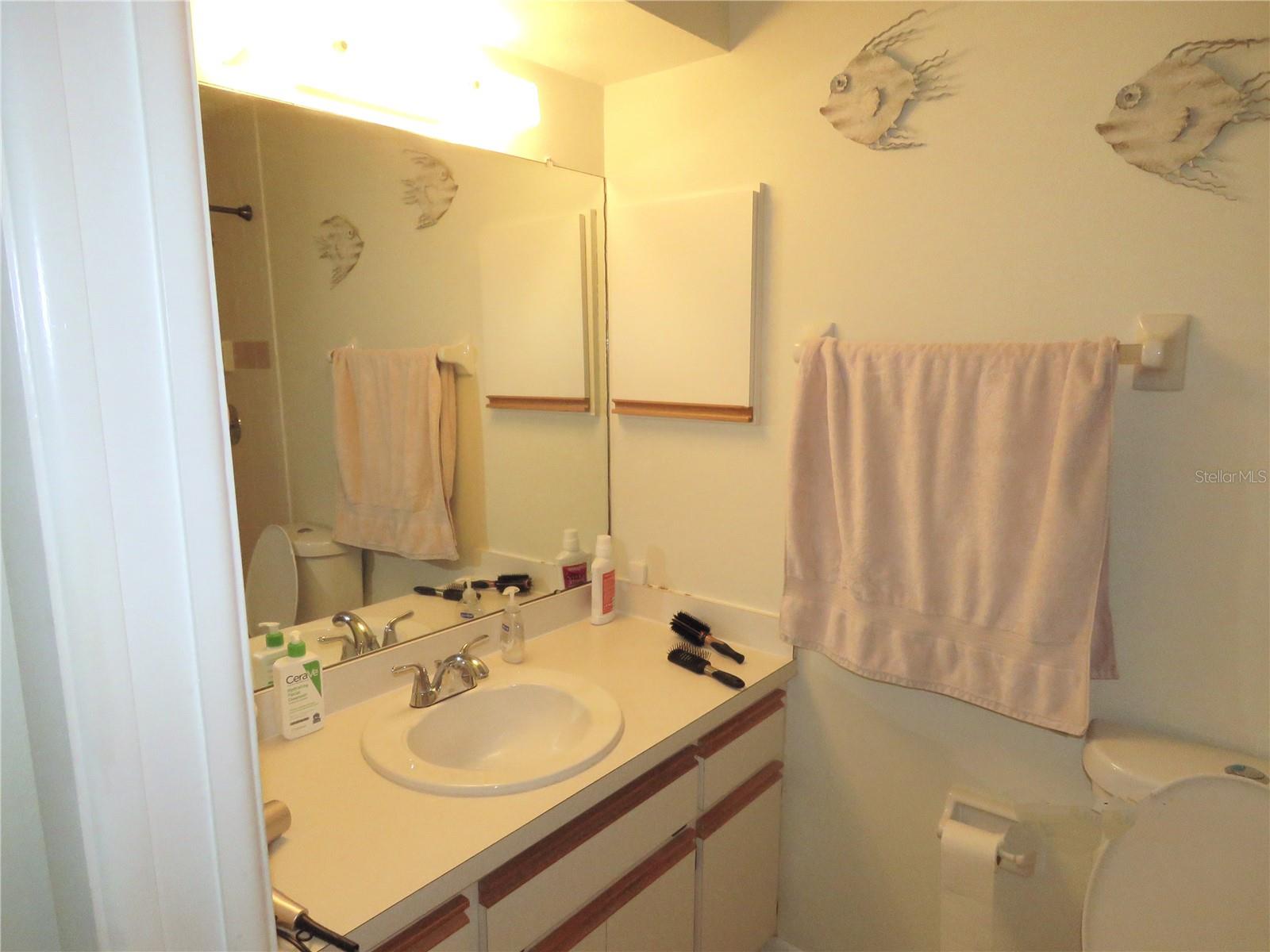 Image 33 of 67 For 418 Narvaezi Street