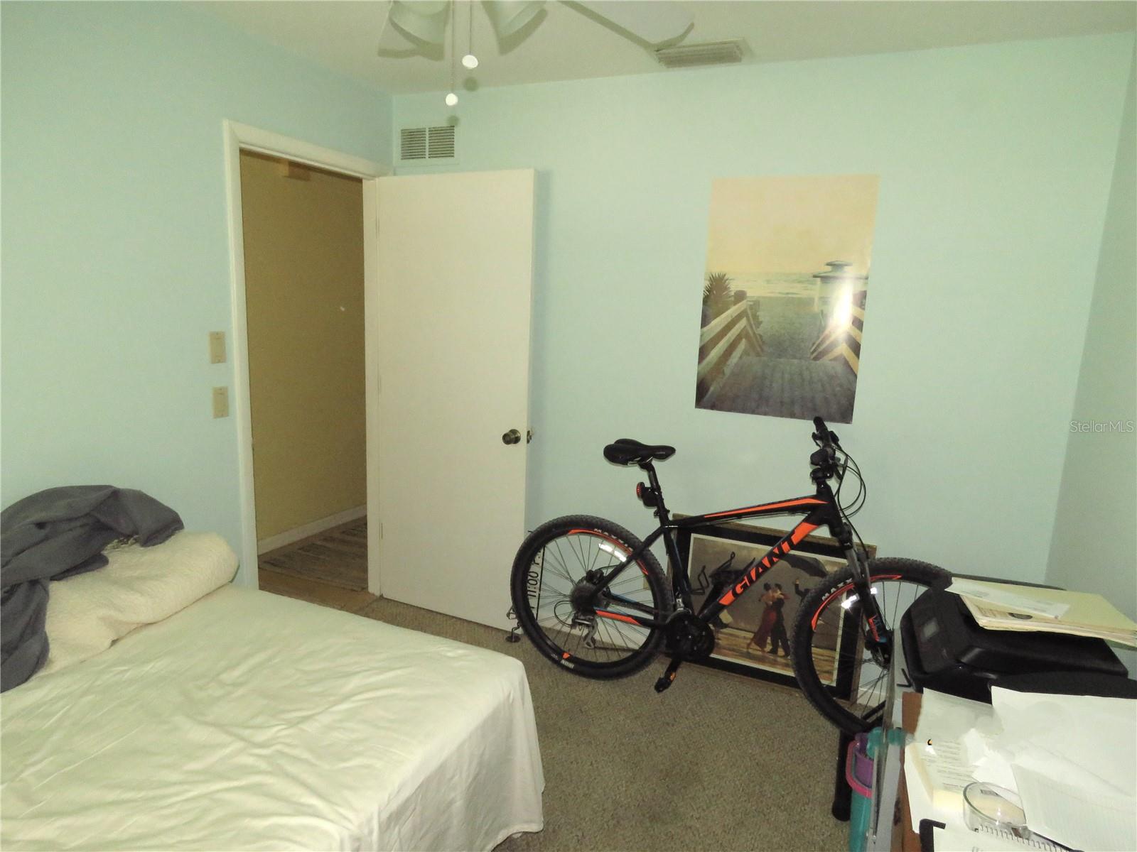 Image 36 of 67 For 418 Narvaezi Street