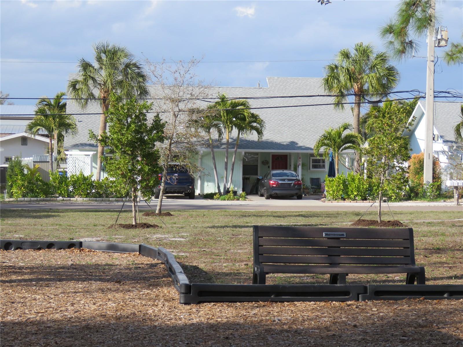 Image 40 of 67 For 418 Narvaezi Street