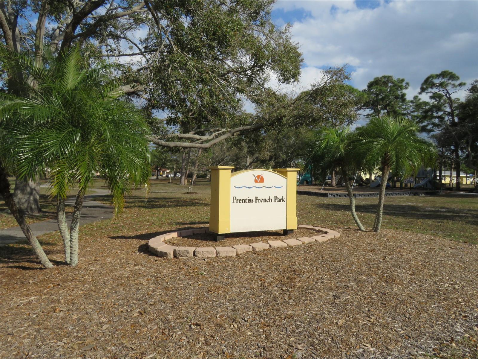 Image 41 of 67 For 418 Narvaezi Street