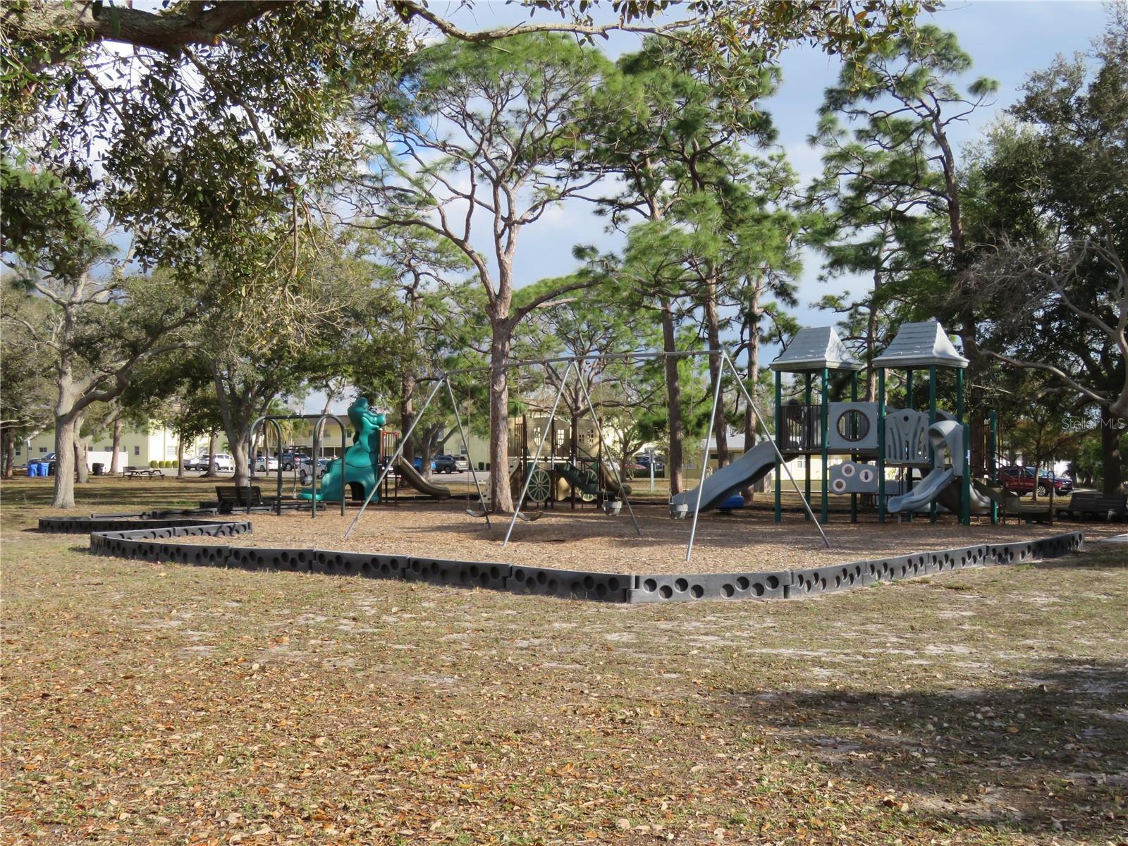 Image 43 of 67 For 418 Narvaezi Street