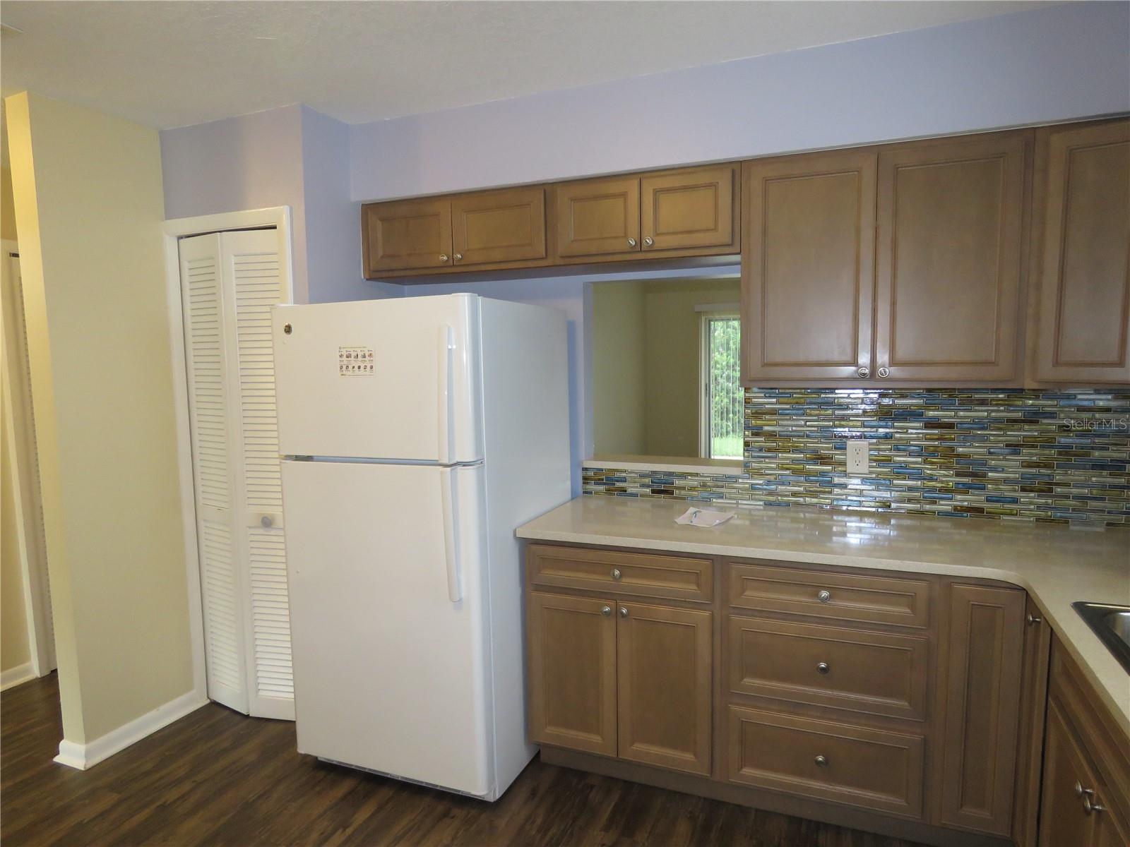 Image 6 of 67 For 418 Narvaezi Street