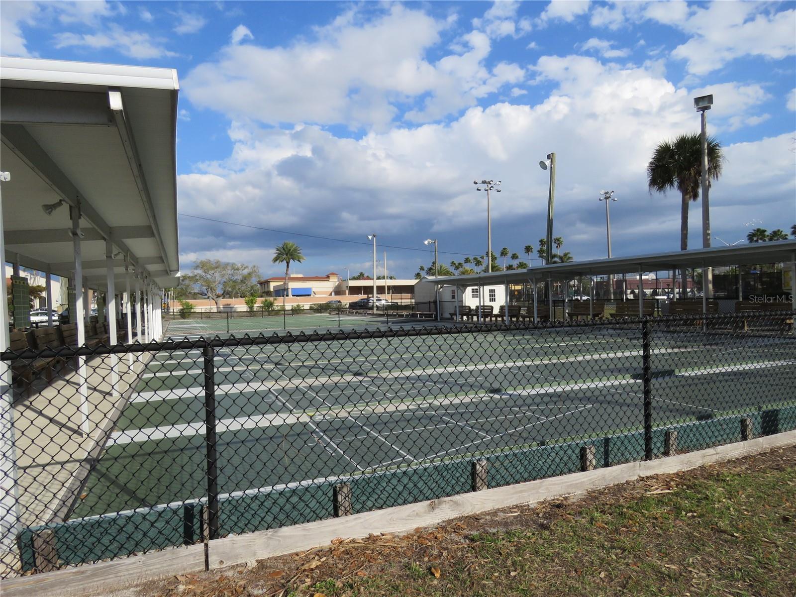 Image 66 of 67 For 418 Narvaezi Street