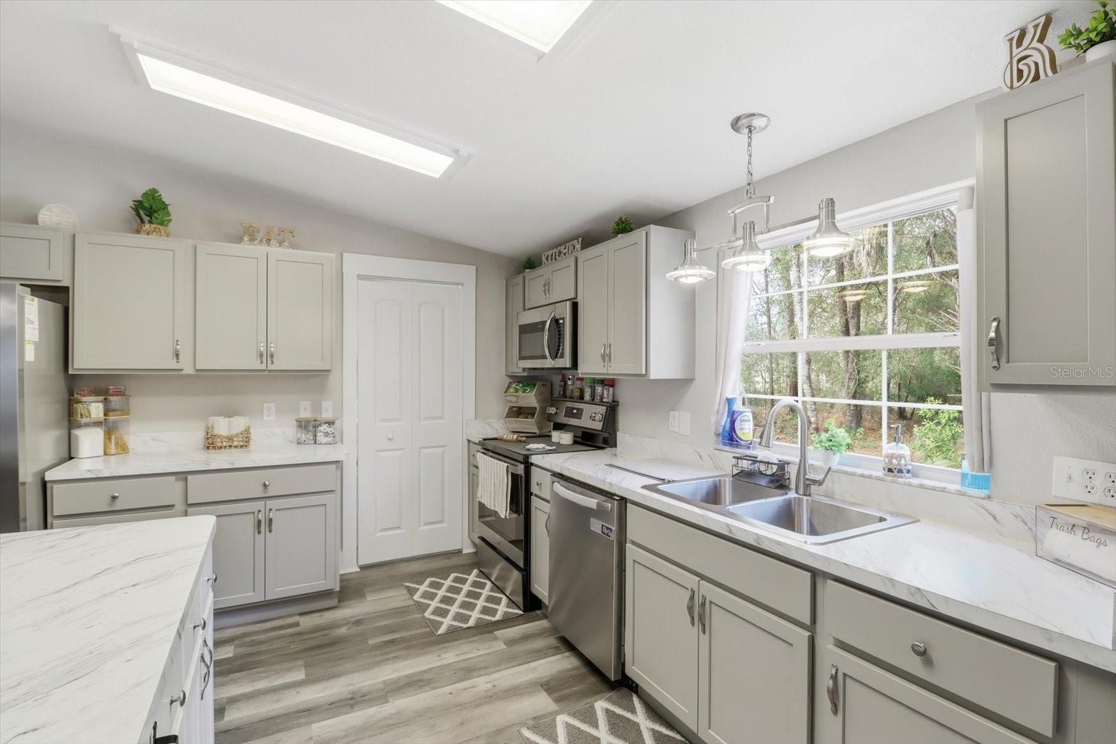 Image 10 of 31 For 8370 Firefly Terrace