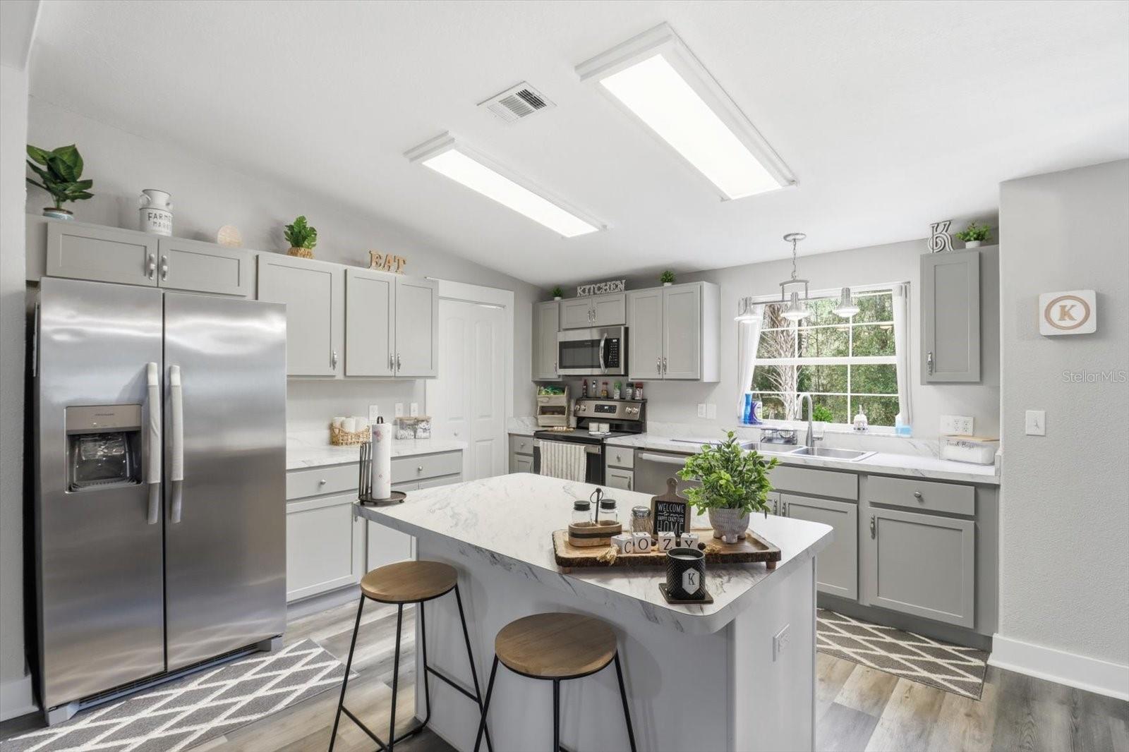 Image 11 of 31 For 8370 Firefly Terrace