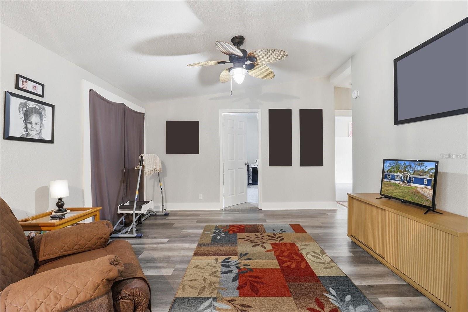 Image 19 of 31 For 8370 Firefly Terrace