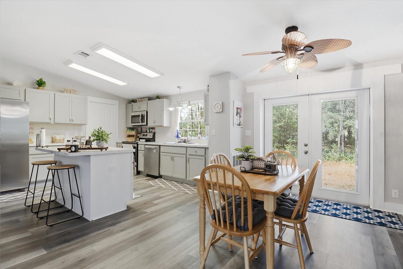 Image 5 of 31 For 8370 Firefly Terrace