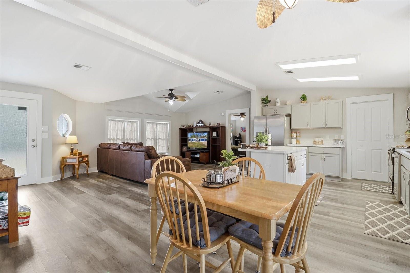 Image 6 of 31 For 8370 Firefly Terrace