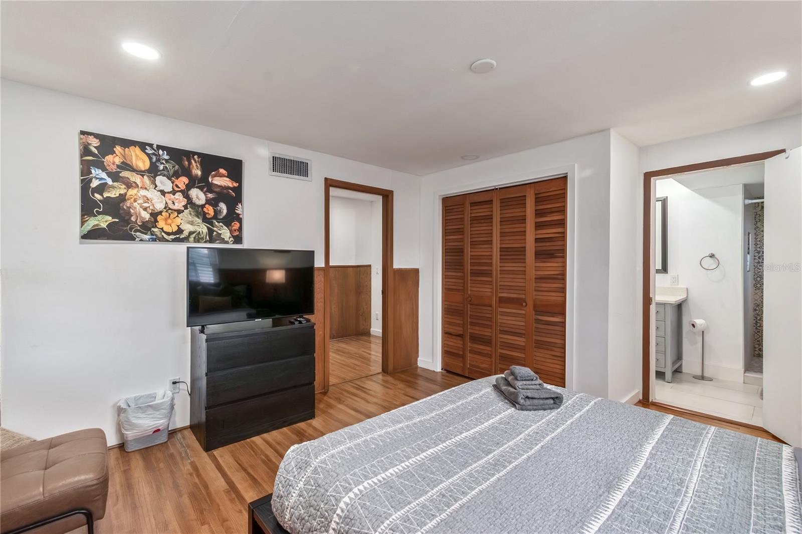 Image 18 of 57 For 510 19th Street