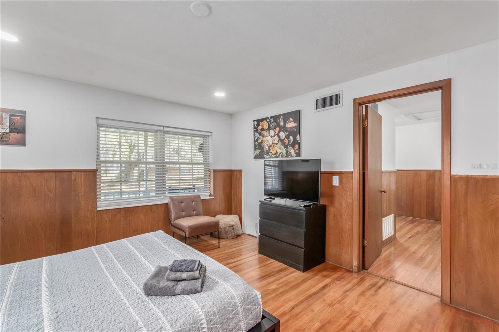 Image 19 of 57 For 510 19th Street