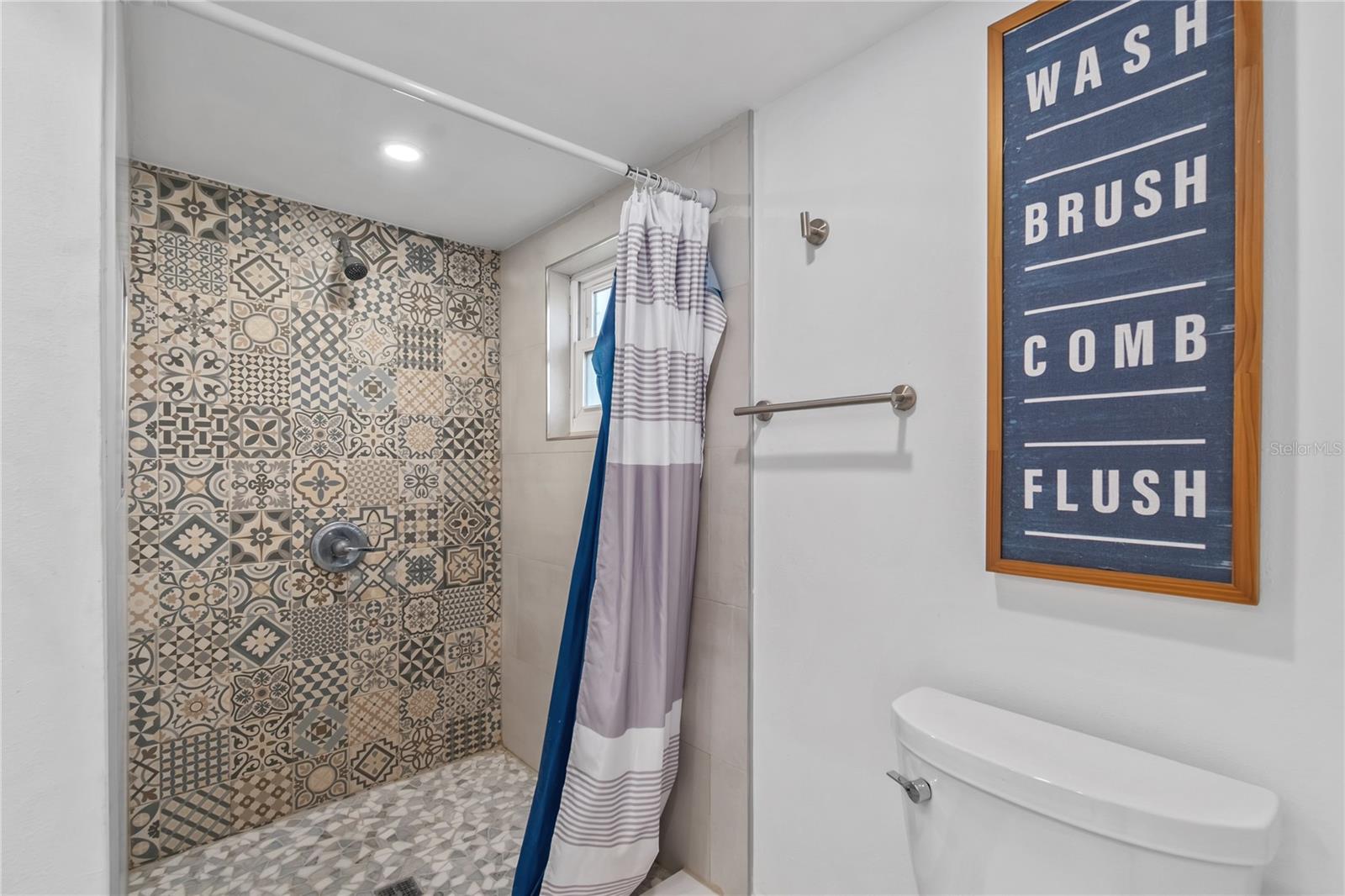 Image 21 of 57 For 510 19th Street