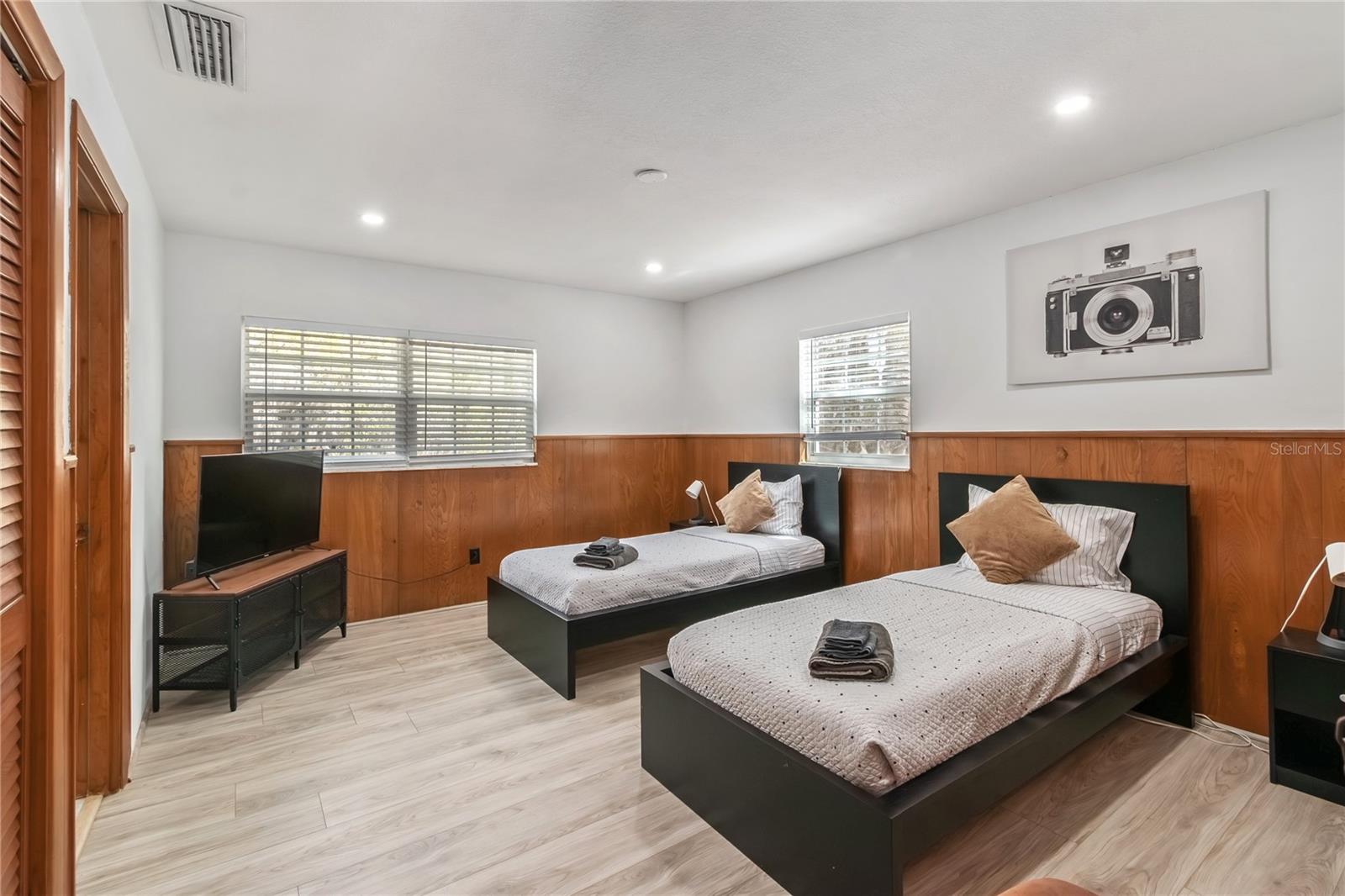 Image 30 of 57 For 510 19th Street