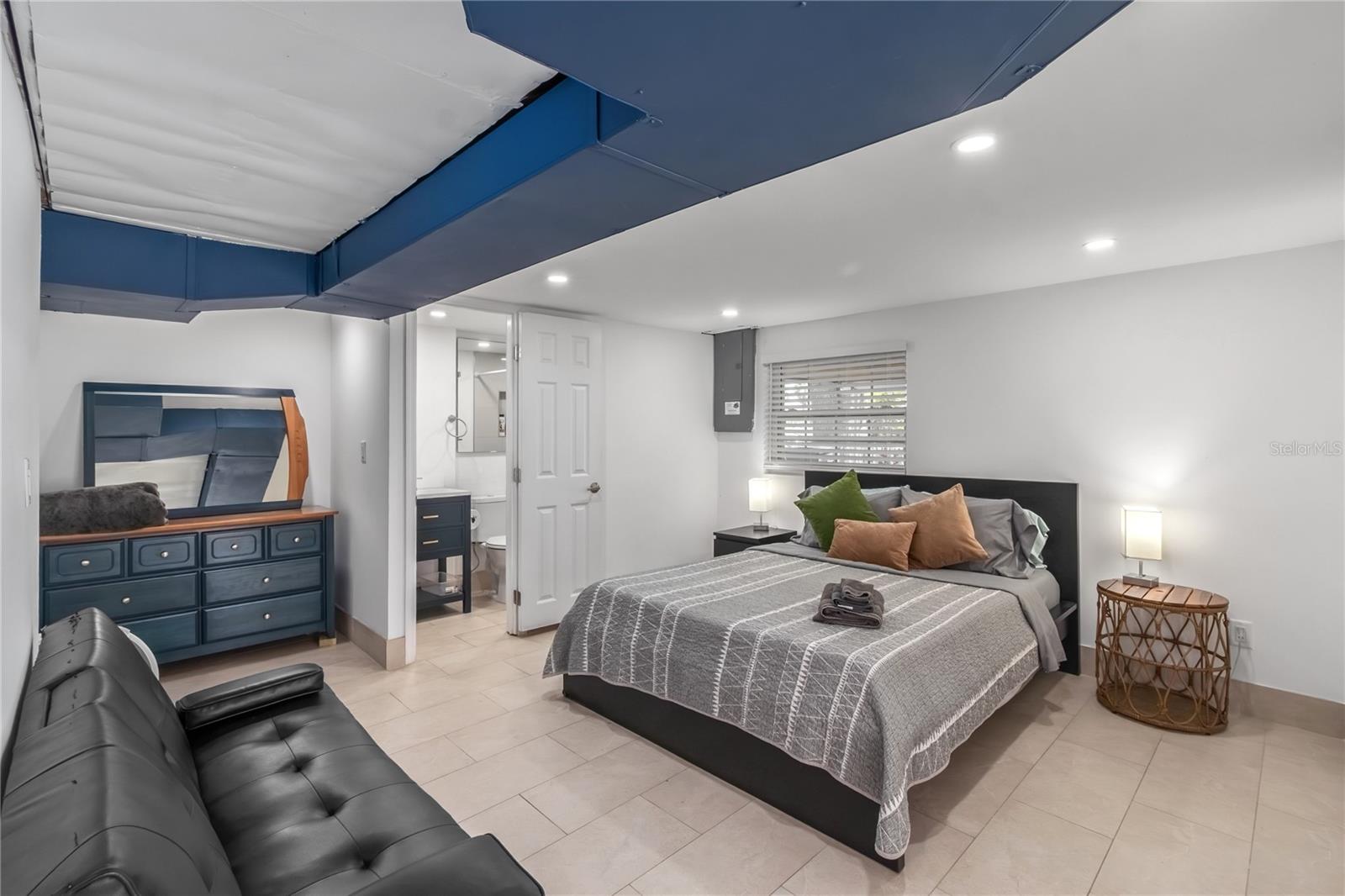 Image 37 of 57 For 510 19th Street