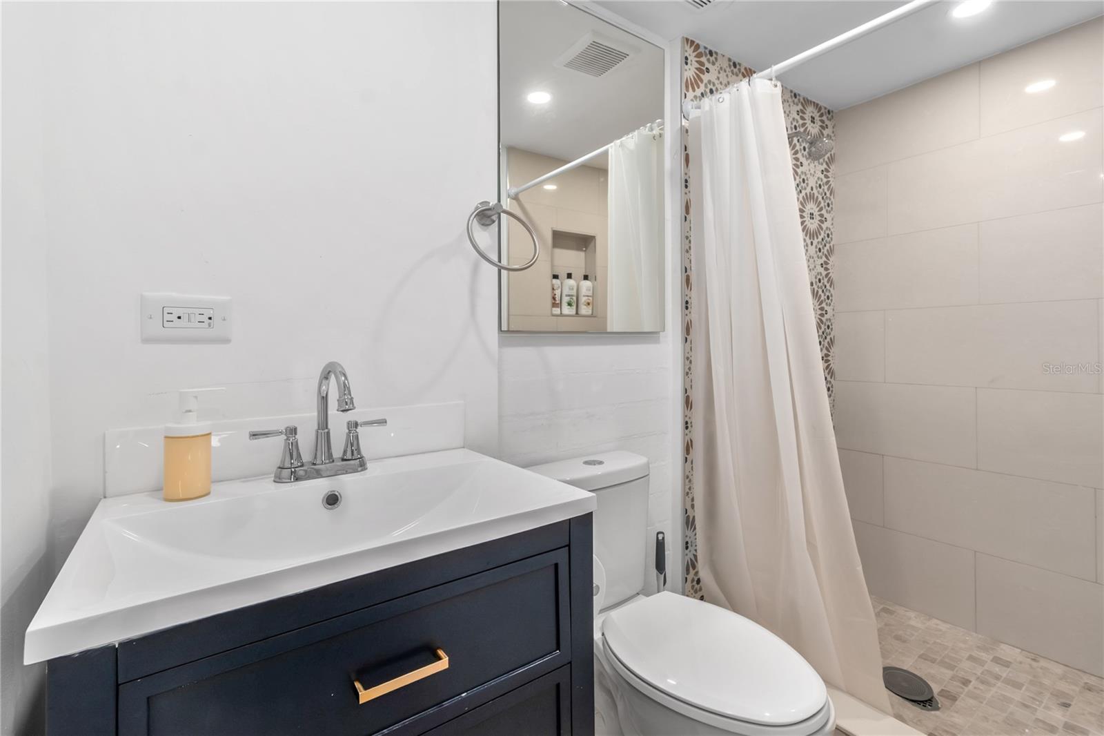 Image 40 of 57 For 510 19th Street