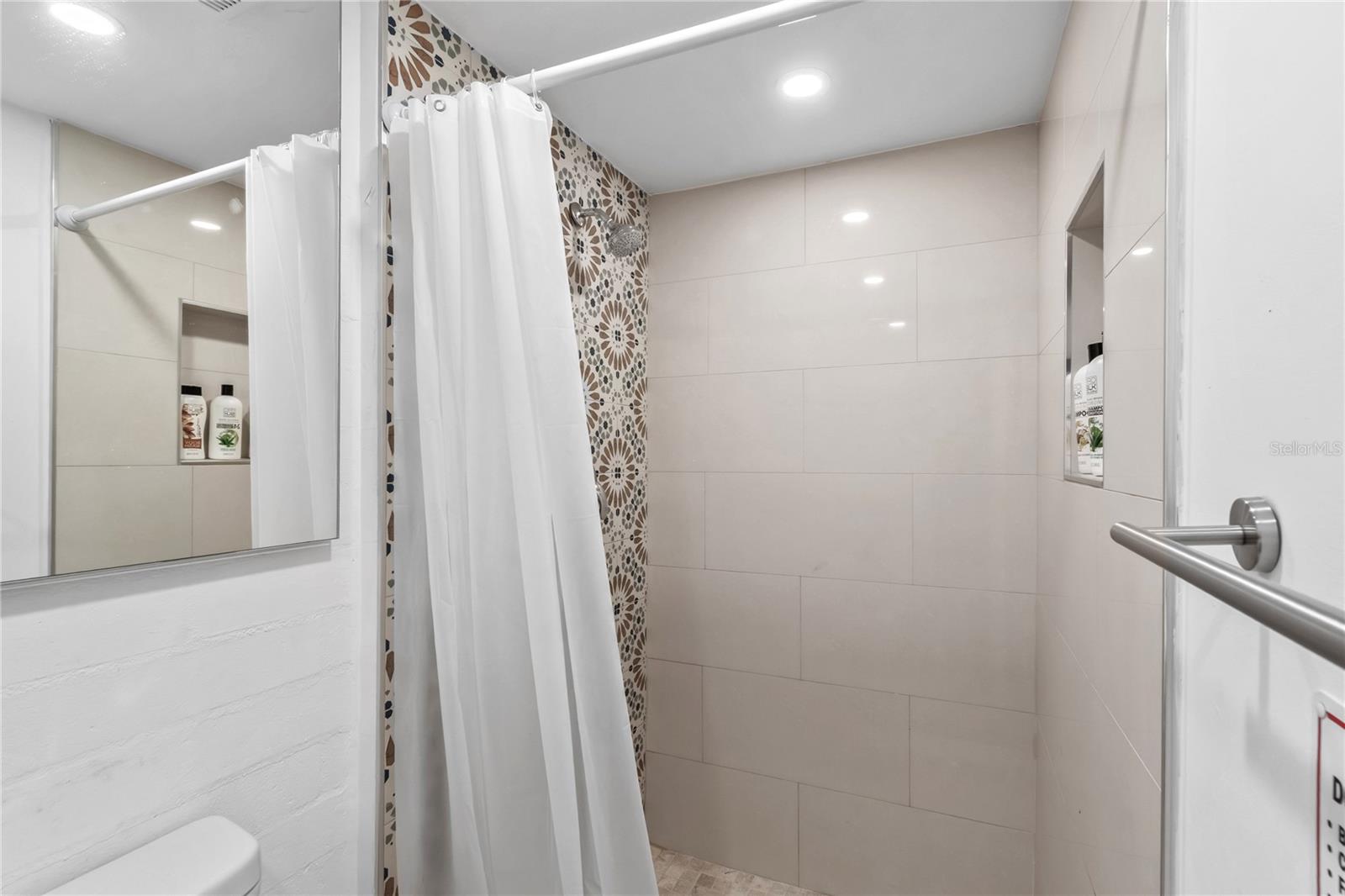 Image 42 of 57 For 510 19th Street