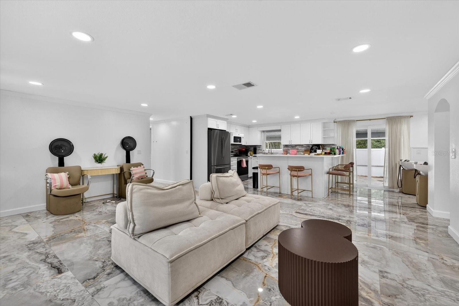 Image 11 of 54 For 19514 Dale Mabry Highway