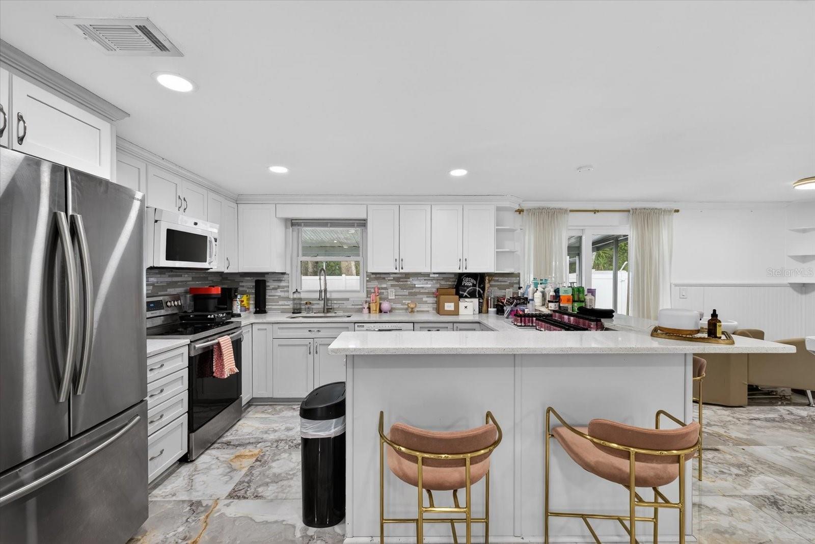 Image 13 of 54 For 19514 Dale Mabry Highway