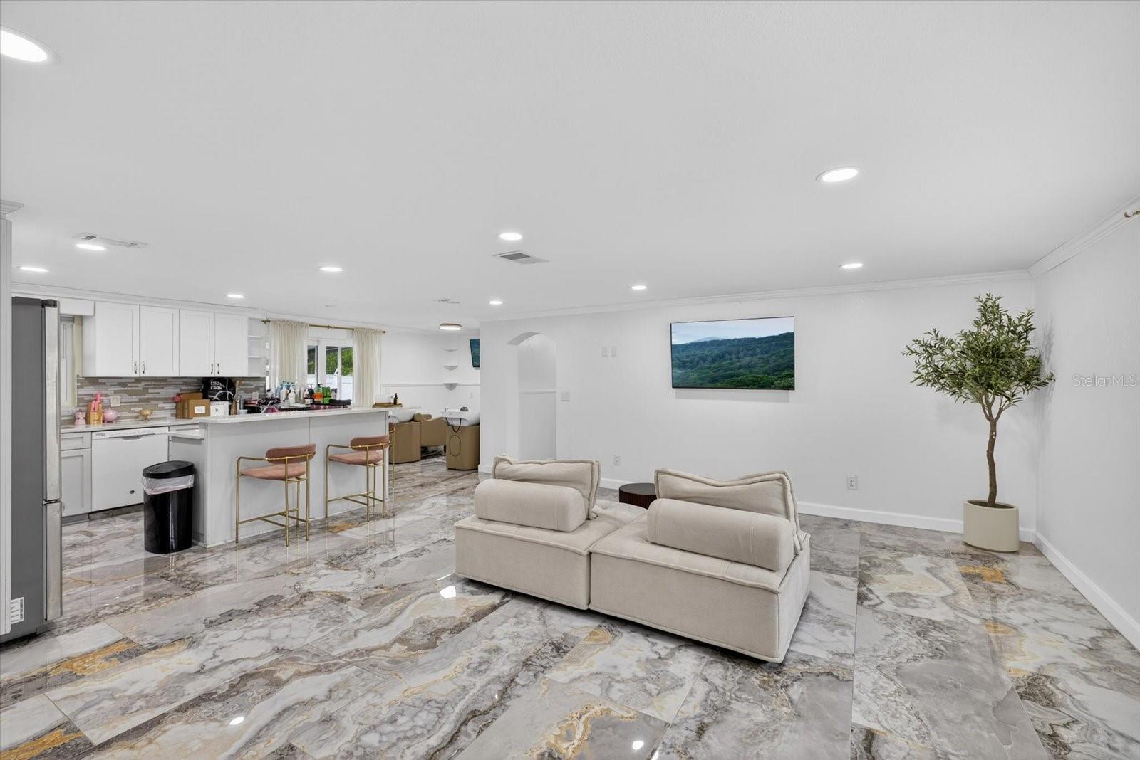 Image 16 of 54 For 19514 Dale Mabry Highway