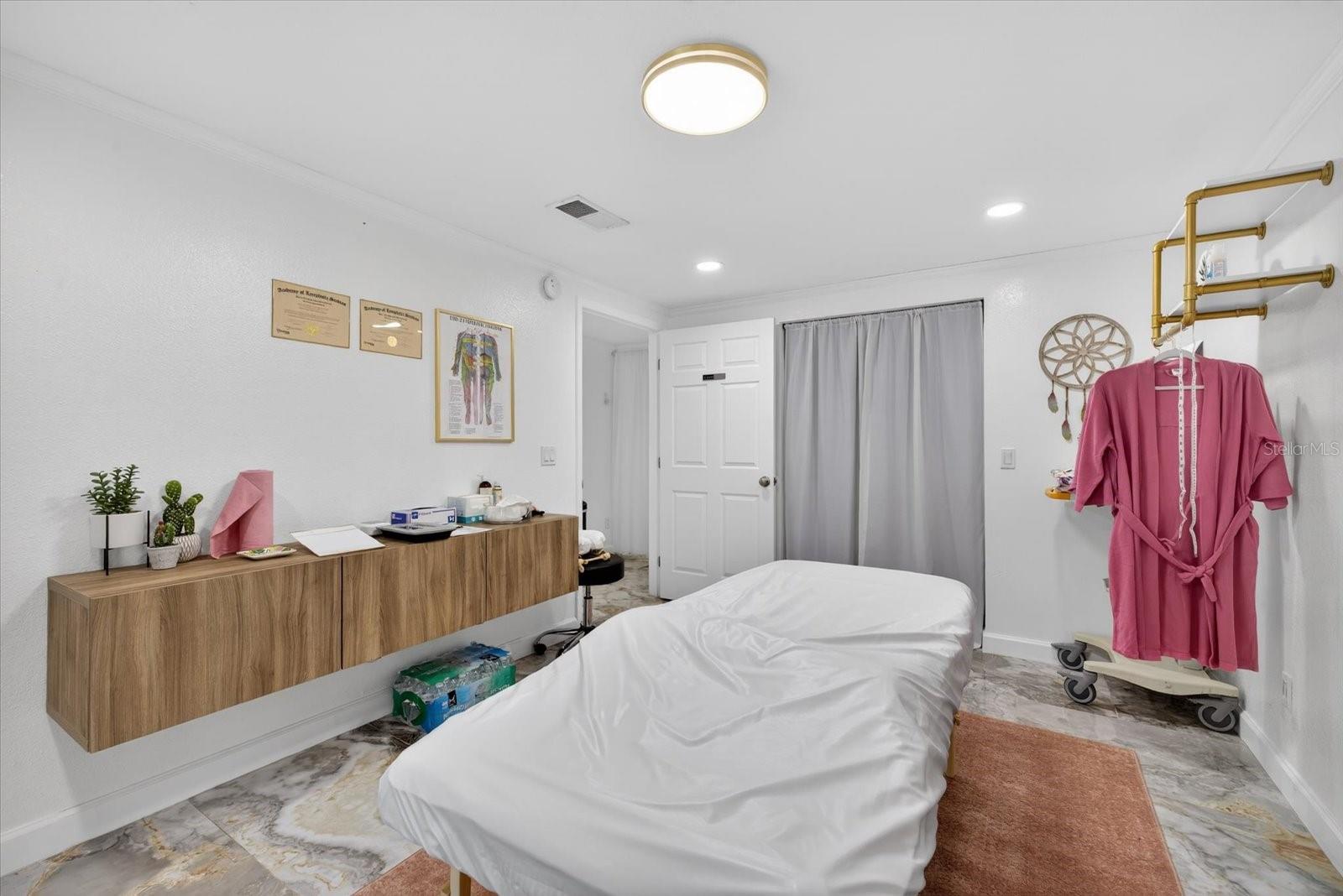 Image 19 of 54 For 19514 Dale Mabry Highway