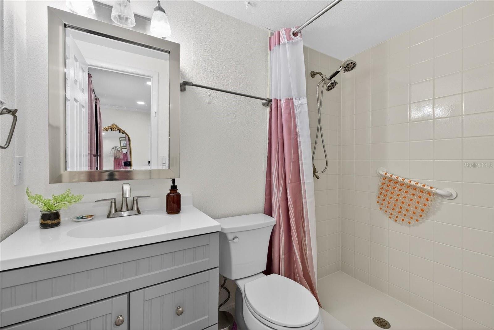 Image 21 of 54 For 19514 Dale Mabry Highway