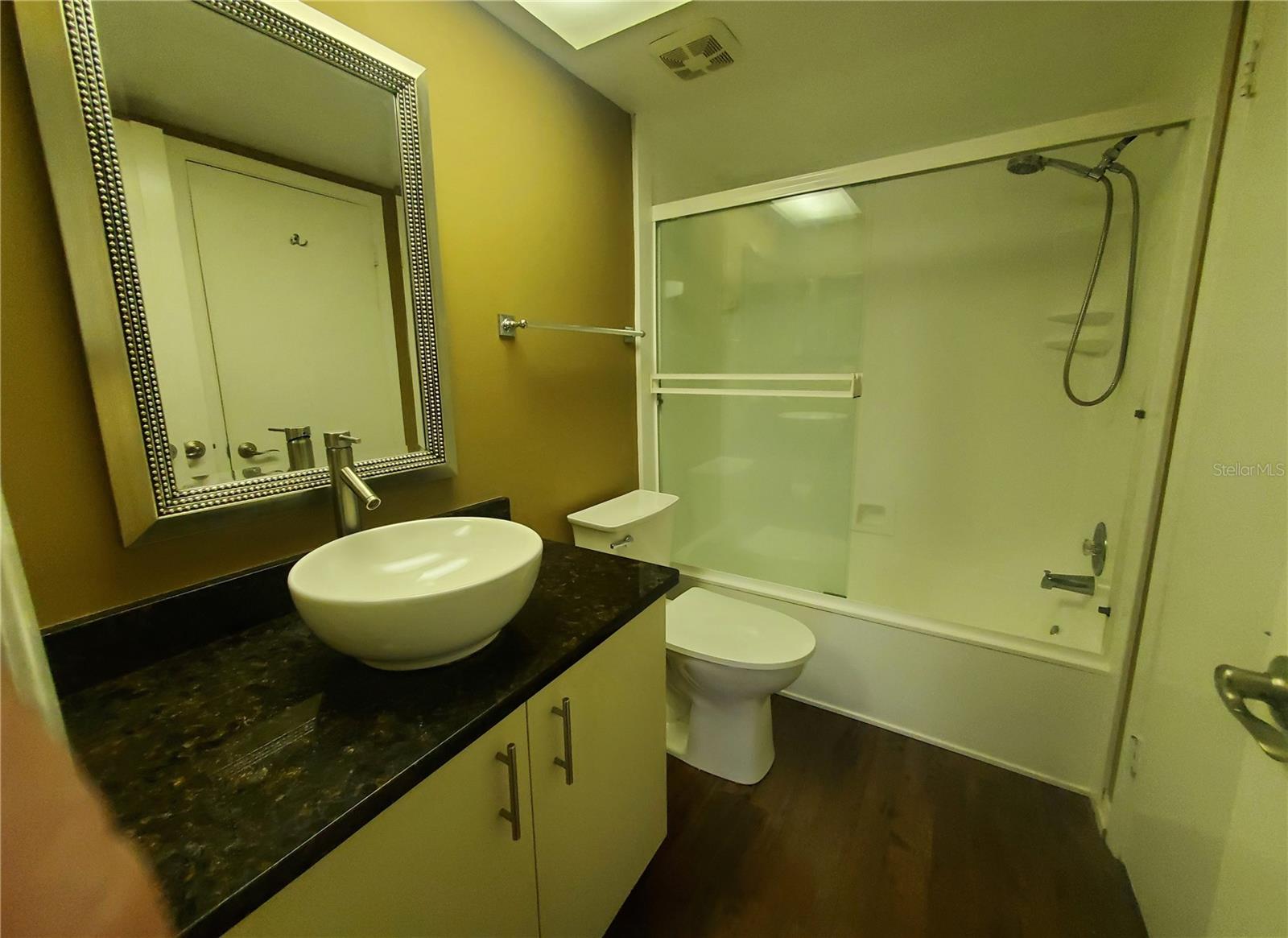 Image 19 of 27 For 3038 Eastland Boulevard F306