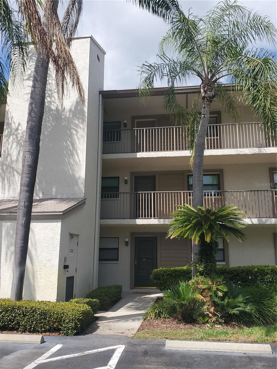 Image 2 of 27 For 3038 Eastland Boulevard F306