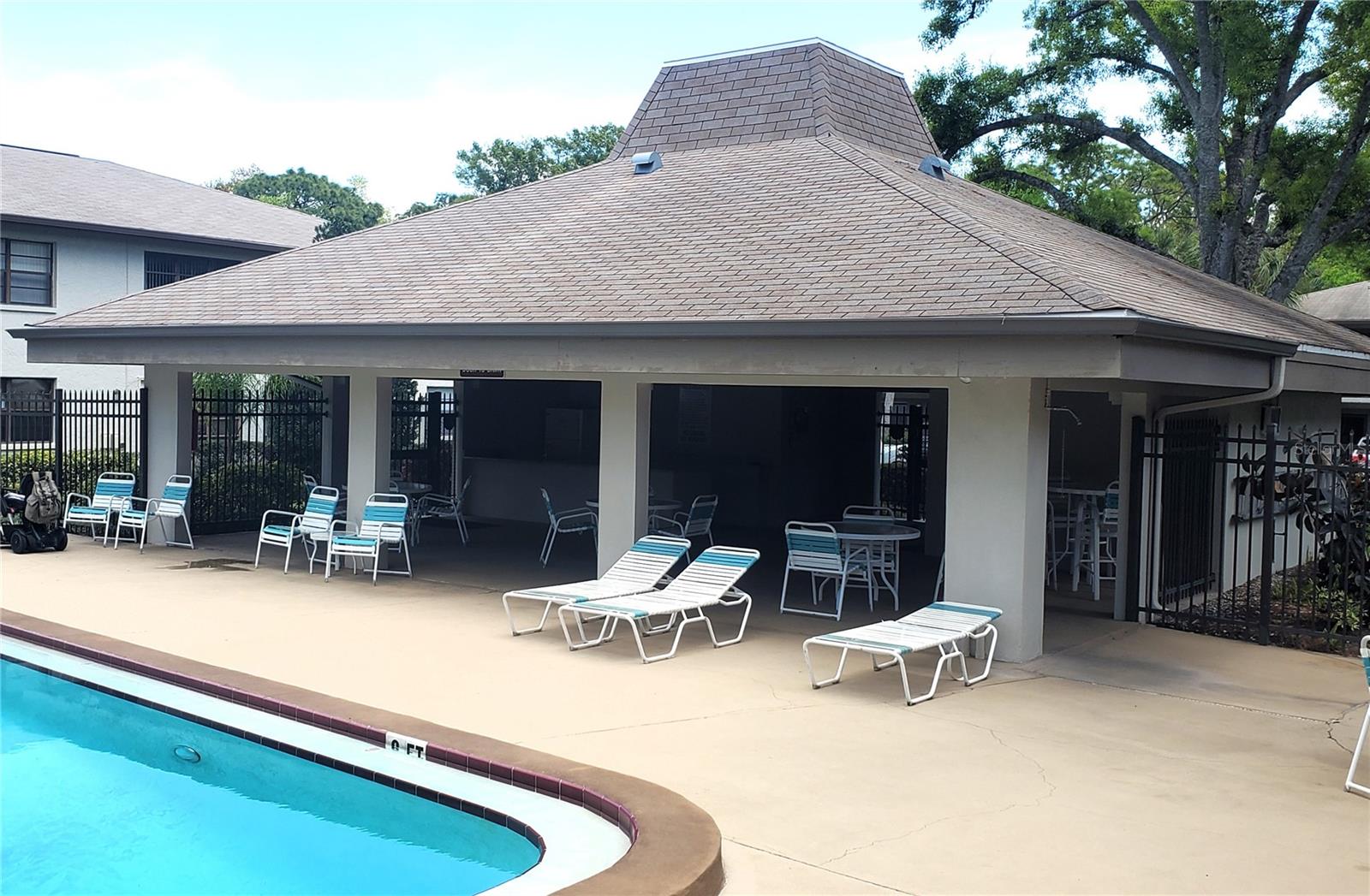 Image 26 of 27 For 3038 Eastland Boulevard F306