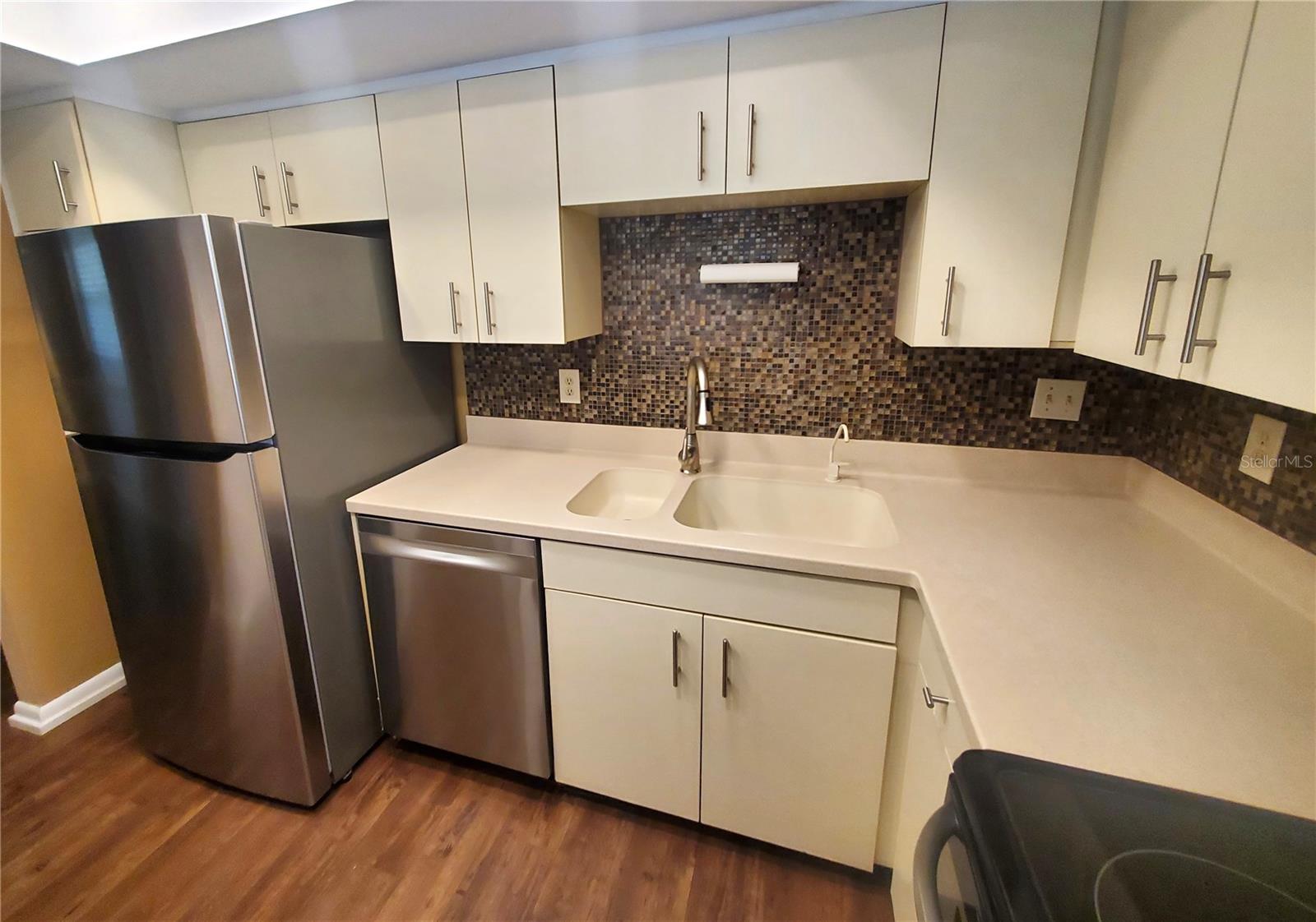 Image 6 of 27 For 3038 Eastland Boulevard F306