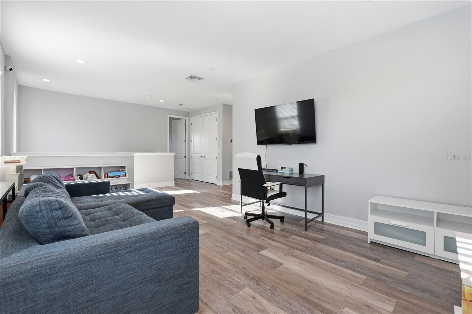 Image 22 of 41 For 12112 Rustic River Way