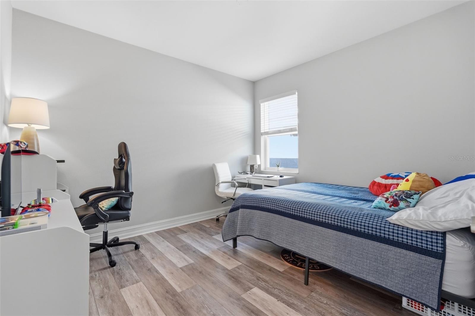 Image 28 of 41 For 12112 Rustic River Way