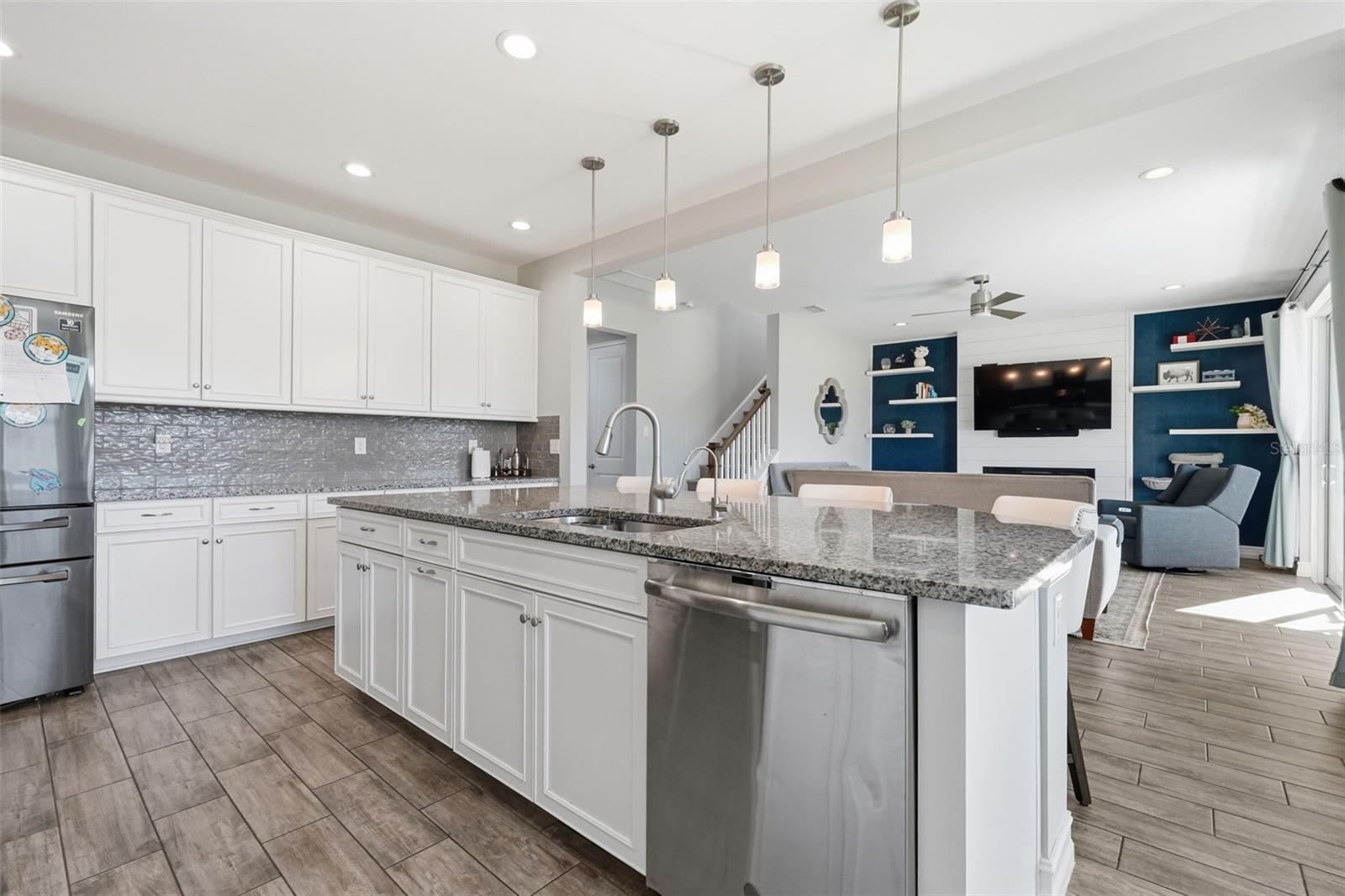 Image 6 of 41 For 12112 Rustic River Way