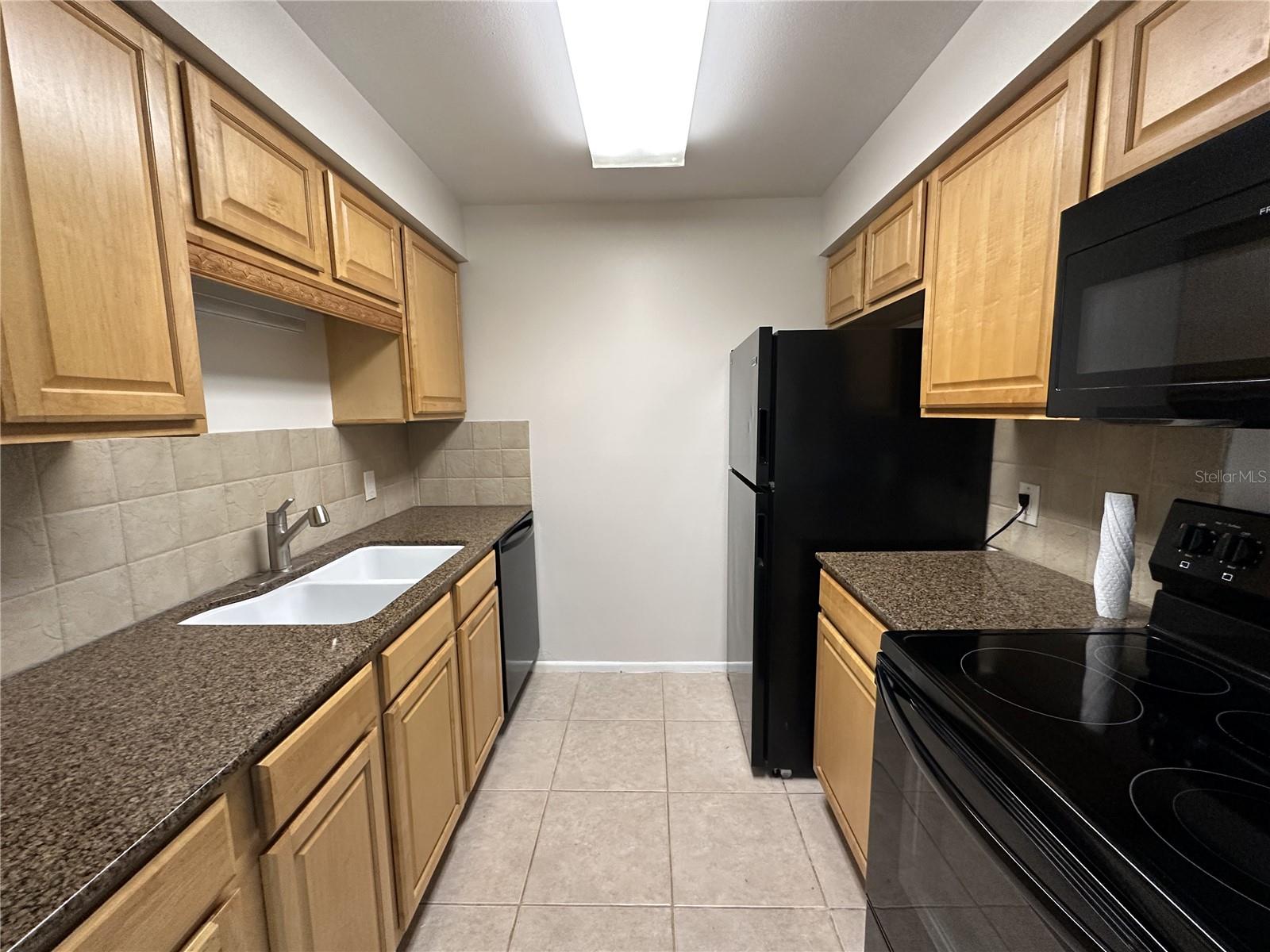 Image 4 of 13 For 3455 Countryside Boulevard 15