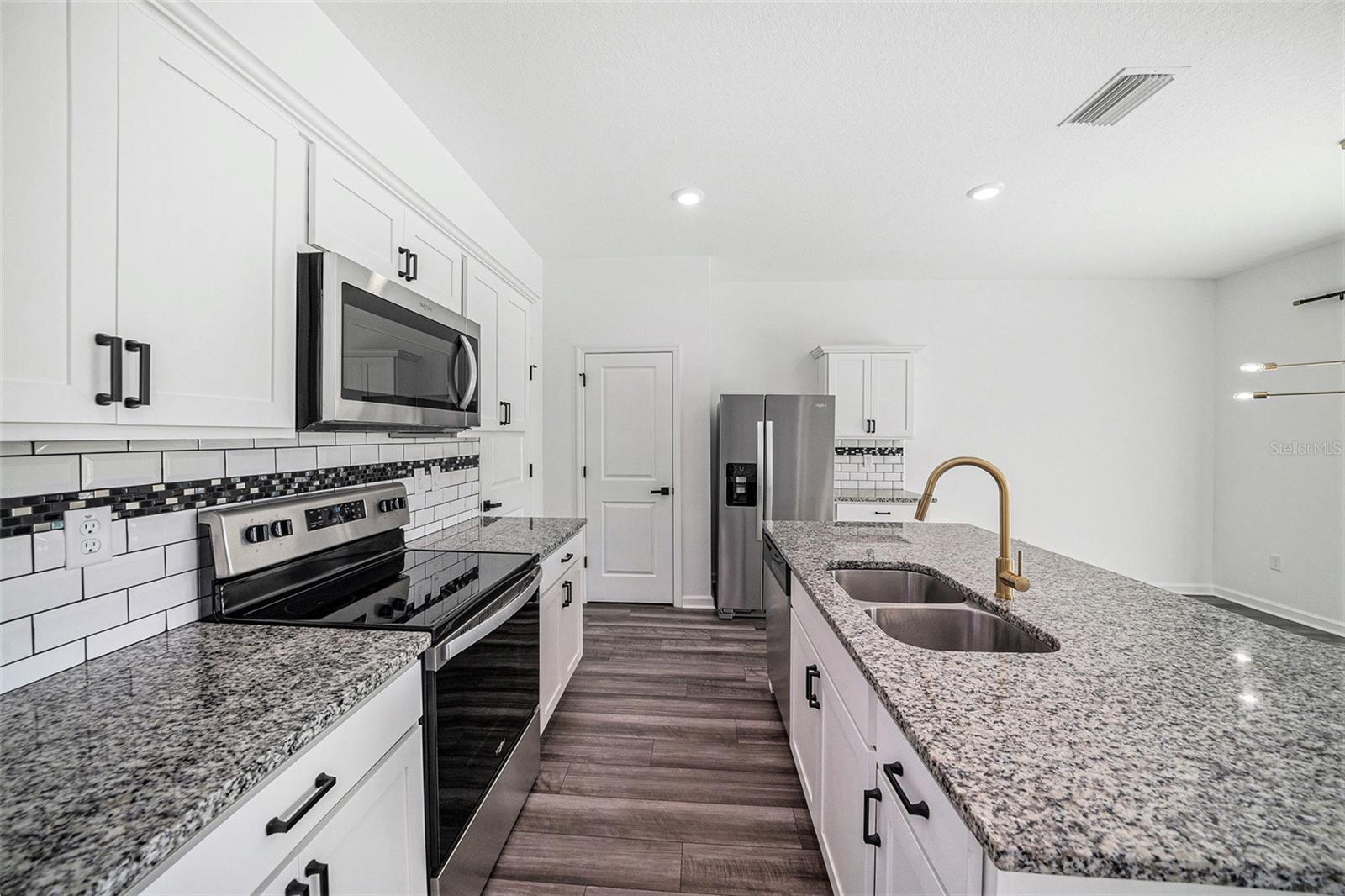 Image 4 of 30 For 35542 Buttonweed