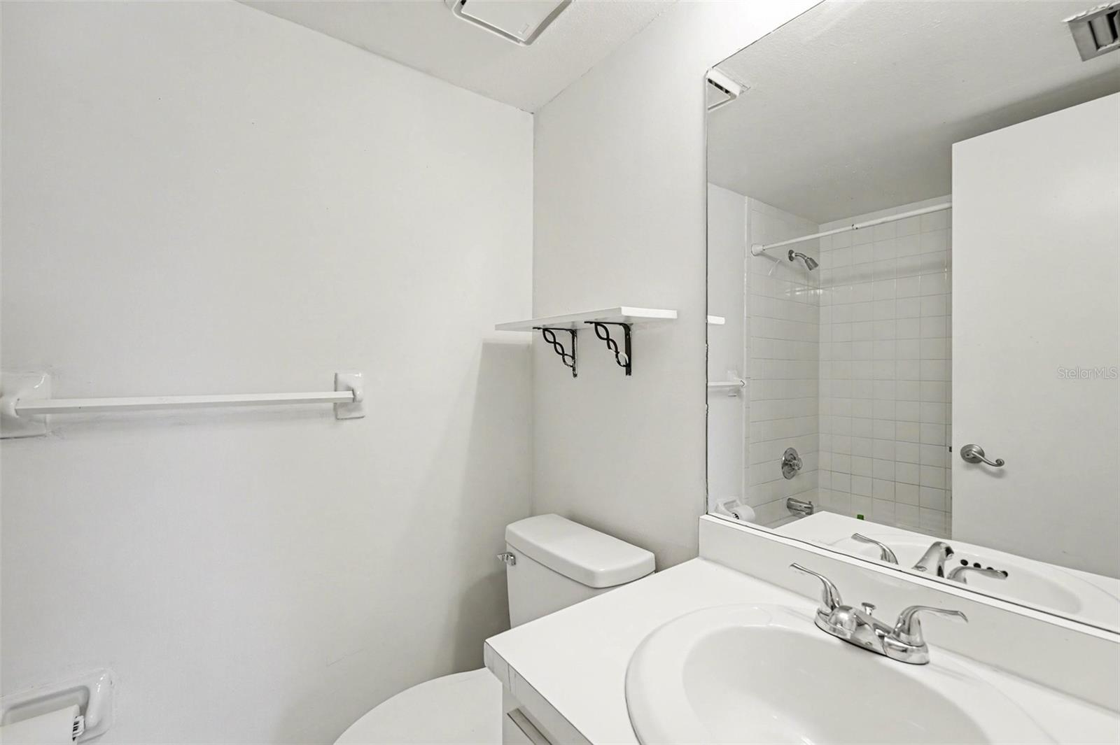 Image 24 of 38 For 106 Pine Court 346