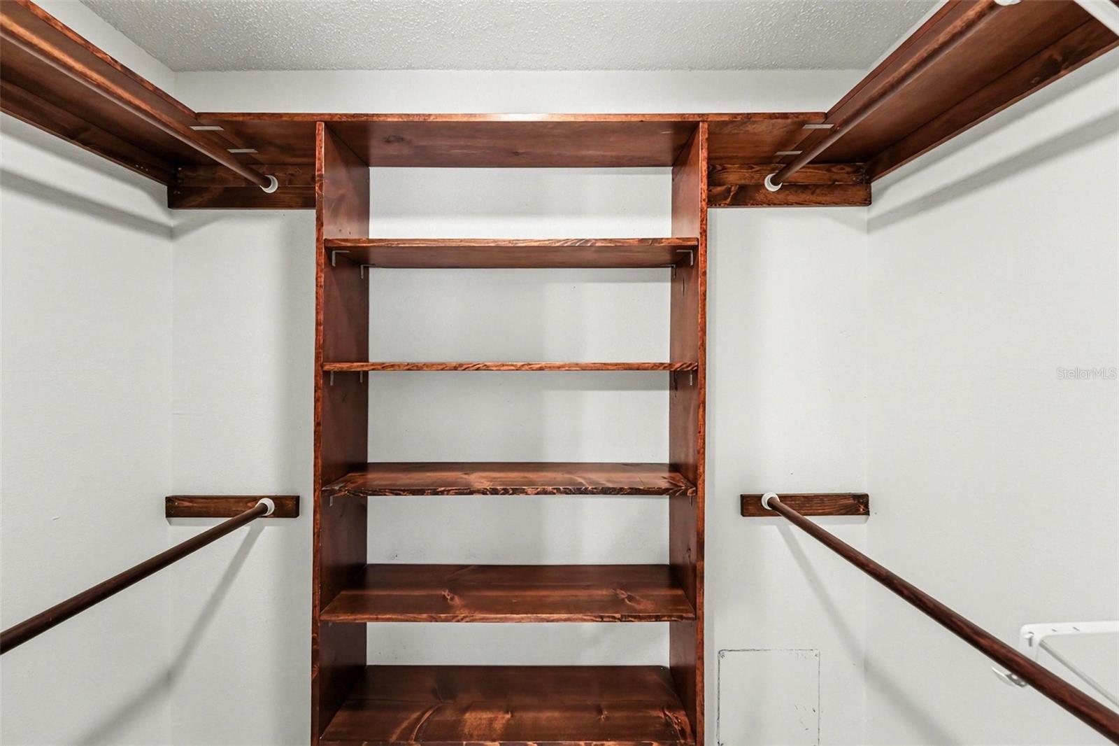 Image 25 of 38 For 106 Pine Court 346